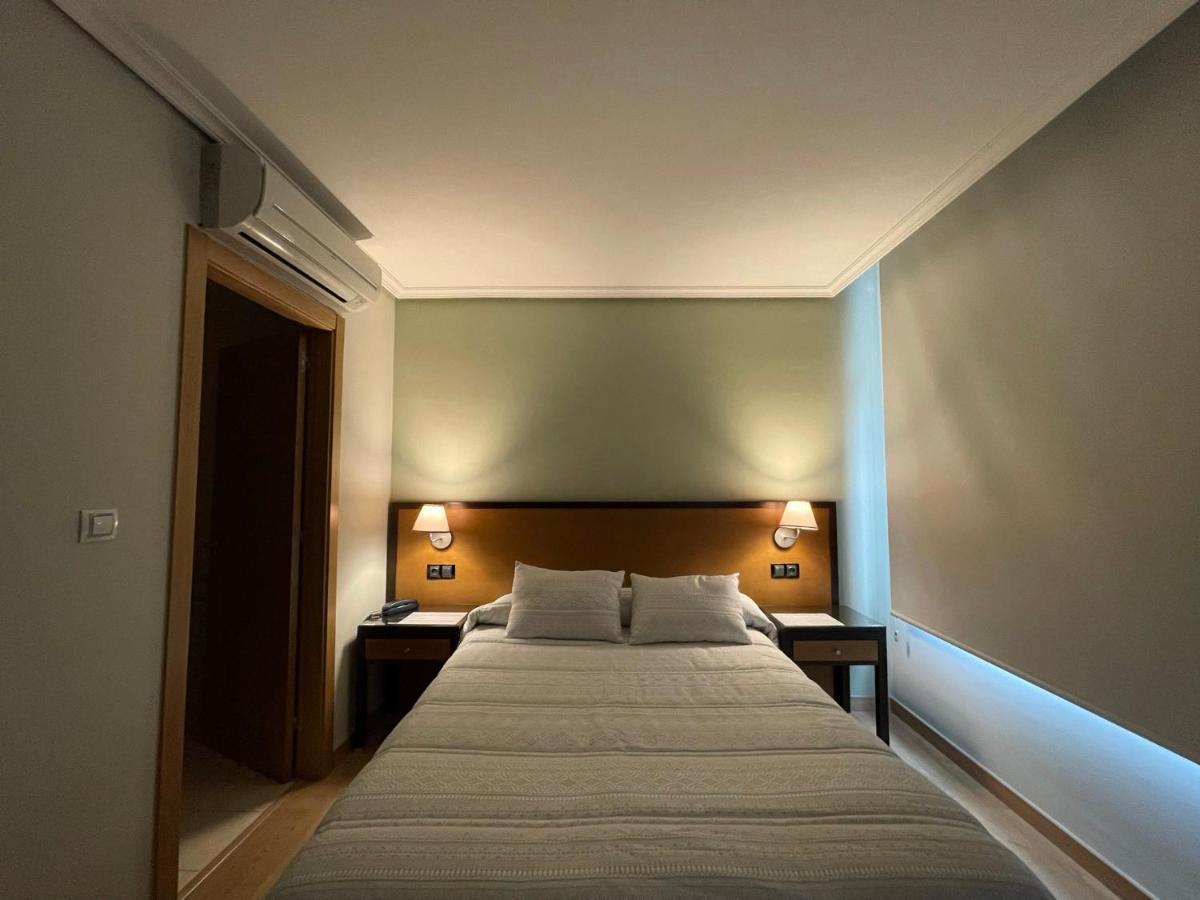 Aparthotel Arenteiro Carballino Exterior photo